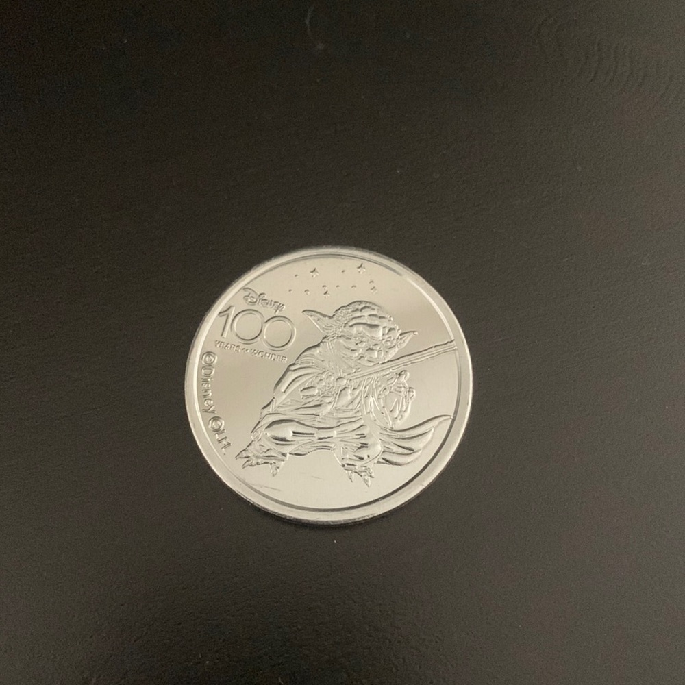 🆕 Disney 100 Memorable Coin - Star Wars